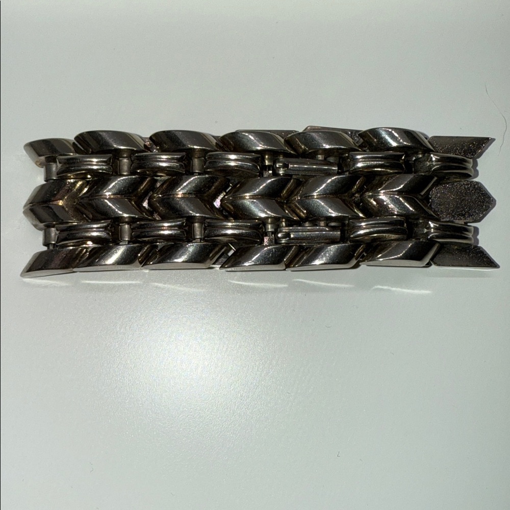 Vintage double strand chevron Silver tone thick bracelet.